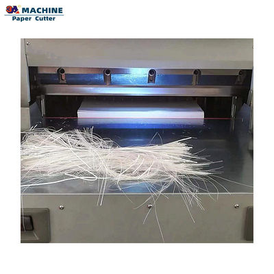 PL68-10 Máquina computadorizada de corte de papel pesado para corte preciso e rápido