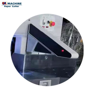PL68-10 Máquina computadorizada de corte de papel pesado para corte preciso e rápido