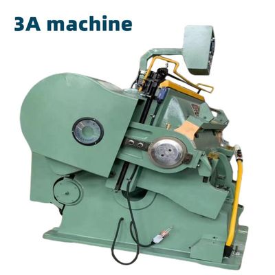 Máquina de corte por matrizes semiautomática 380V CQT 1300 para corte rápido e preciso por matrizes