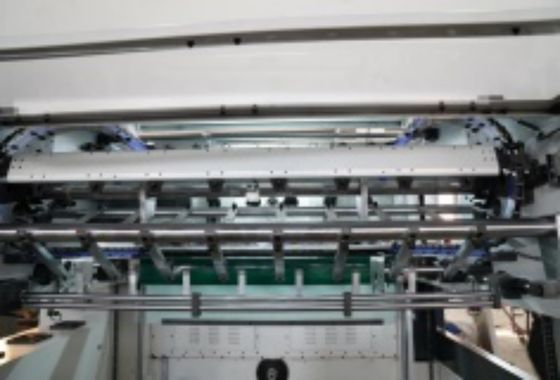 480 * 450 mm Min Tamanho do papel CQT-1520 Corte automático de matriz com descolamento e enrolamento