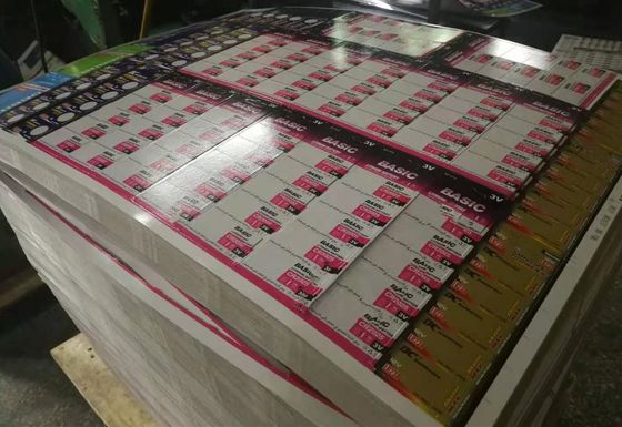 Máquina de laminação reforçada de 3000 kg para laminação de folhas de papelão com flauta